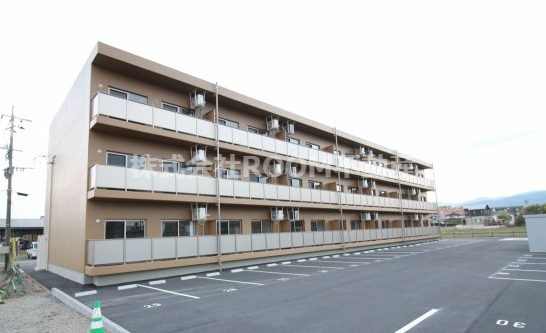 建物外観　落ち着いた雰囲気の外観です