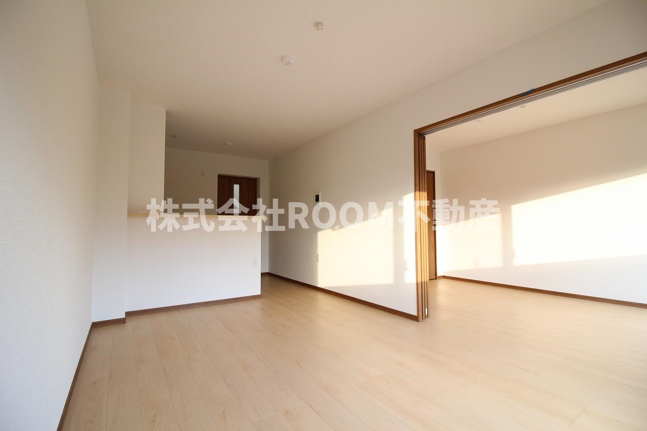 居室・リビング　こちらの居間で趣味の時間をお楽しみください