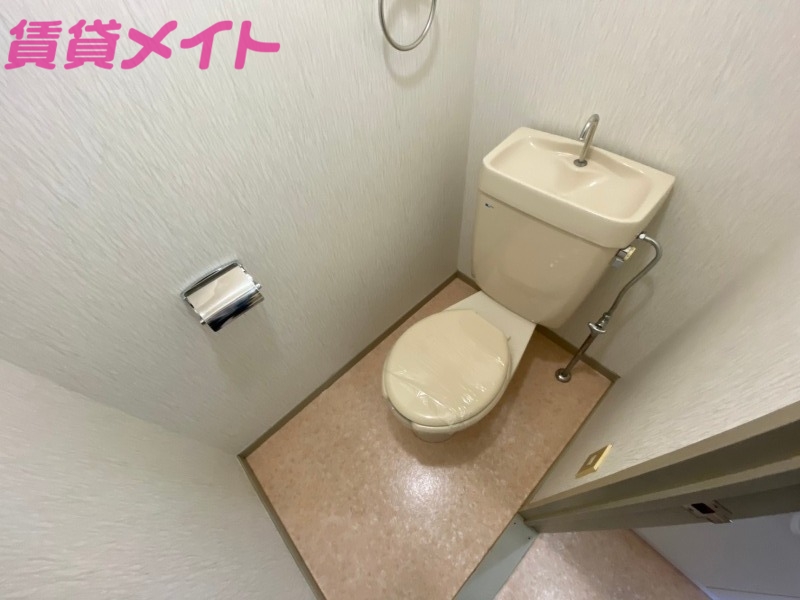 トイレ　同物件別室画像