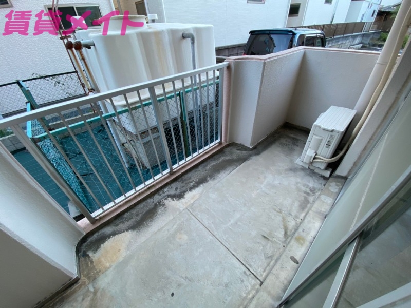 バルコニー　同物件別室画像