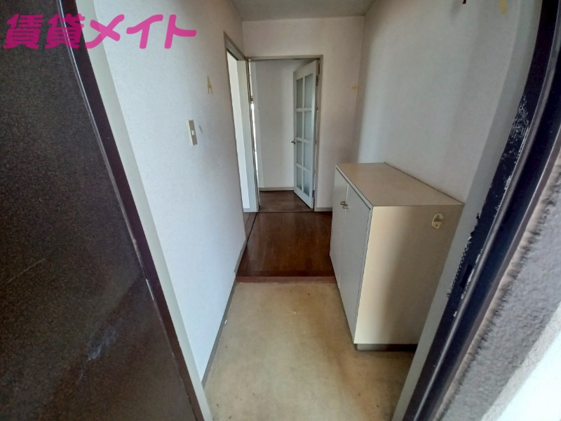 玄関　同物件別室画像
