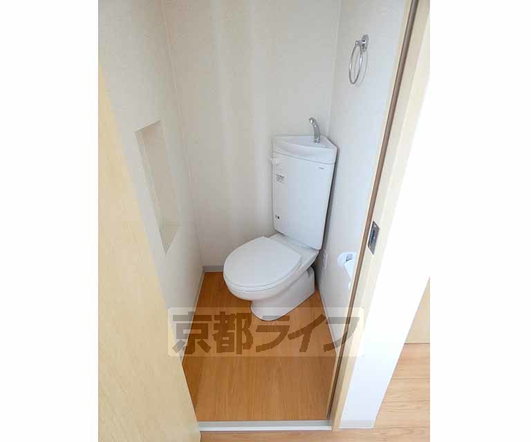 トイレ　清潔感のあるトイレです