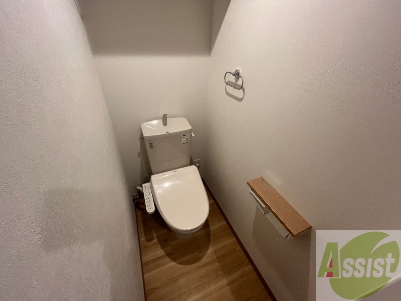 トイレ　ウォシュレット機能がついたトイレ。安心して使用できますね。