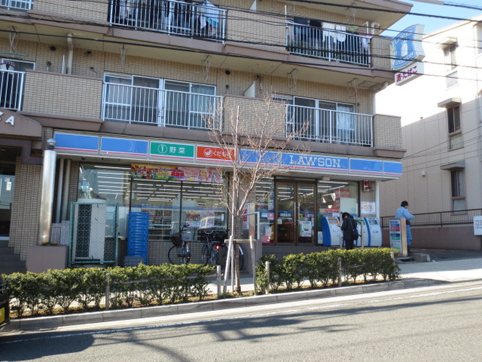 コンビニ　ローソン（コンビニ）まで165m