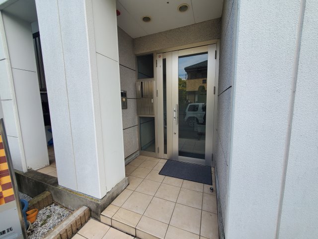 エントランス　毎日通るエントランスはこのようになっています