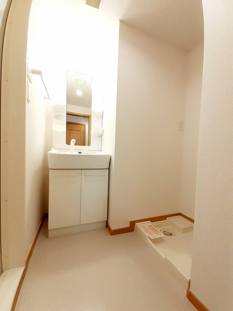 洗面設備　独立洗面台で身支度をすべて済ませてしまいましょう