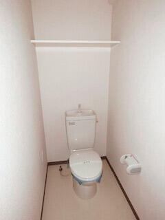 トイレ　バストイレ別です