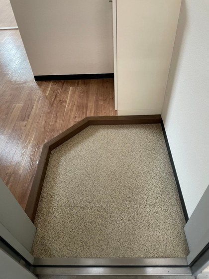 玄関　※別部屋の写真です