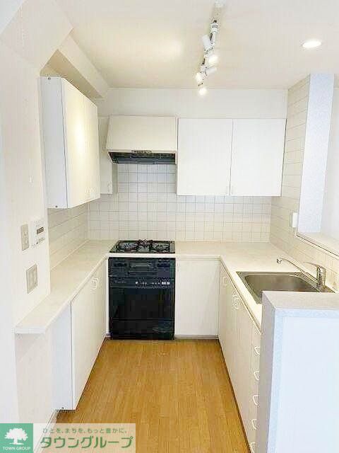 キッチン　お部屋探しは株式会社　タウンハウジング　までお気軽にお問合…