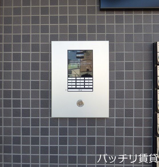 エントランス　※同型タイプ写真のため、現状優先。