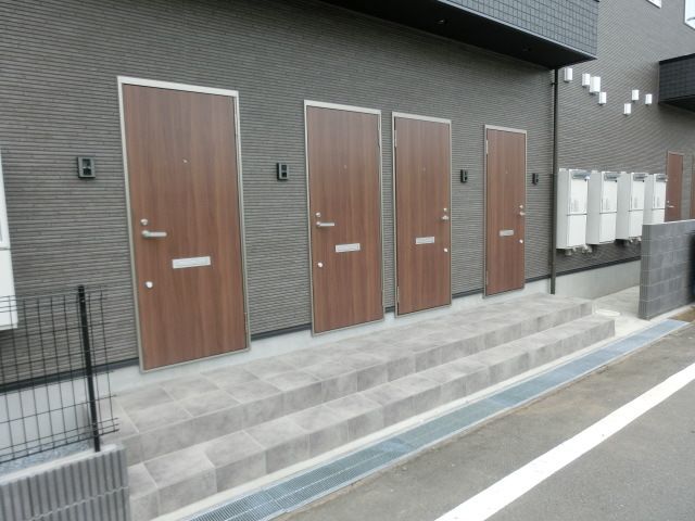 エントランス　お部屋へはこちらからどうぞ