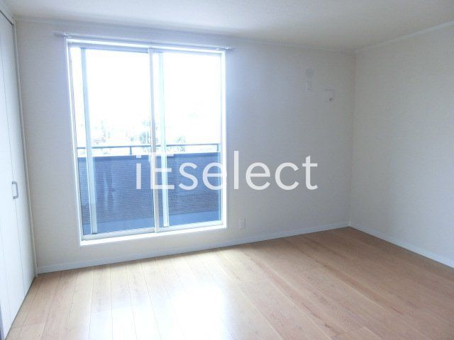 居室・リビング　南西向きで明るいお部屋です