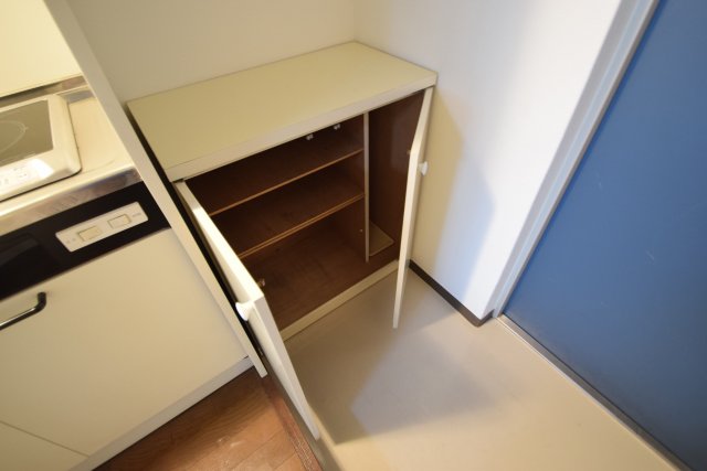 玄関　下駄箱あり