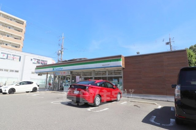 コンビニ　ファミリーマート　吹田五月が丘北（コンビニ）まで122m