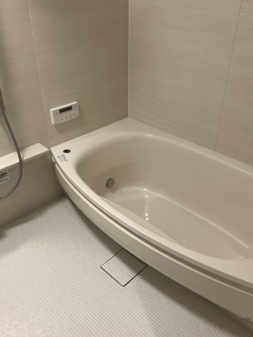 バス・シャワールーム　浴室サイズは充実140センチ×180センチ　ゆったりおくつろ