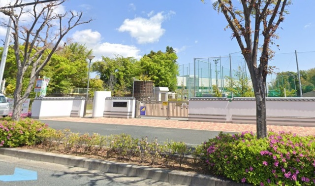 中学校　浜松市立中部中学校（中学校）まで800m