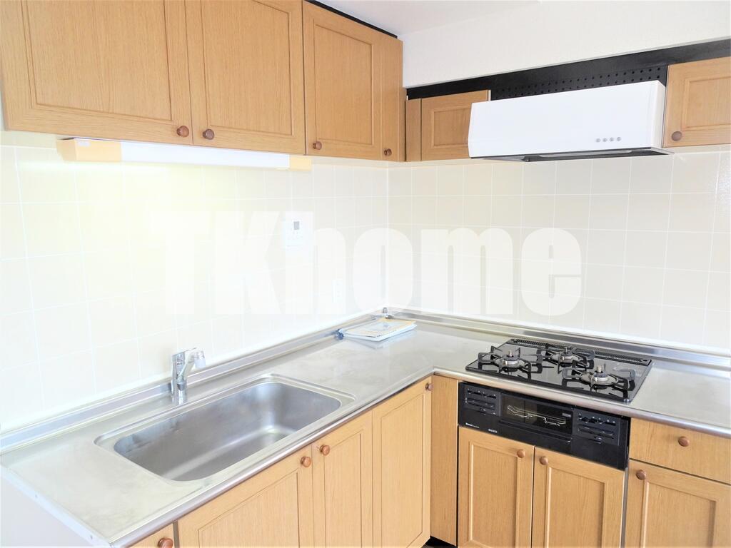 キッチン　３ツ口ガスシステムキッチン