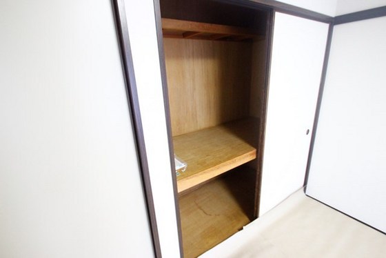 収納　※他部屋の写真です。