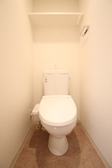 トイレ　※別室の参考写真の為、現況優先です。