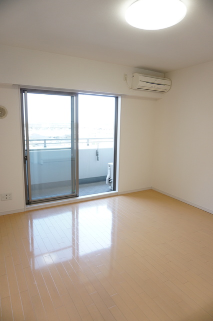 居室・リビング　★洋室９．７帖です★