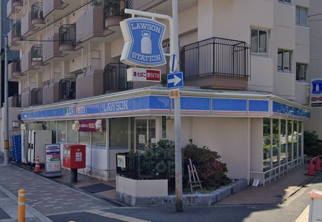 コンビニ　ローソン　新大阪東店（コンビニ）まで185m