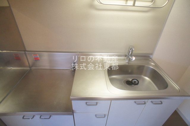 キッチン　二口コンロも置けてお料理のレパートリーも増えますね♪