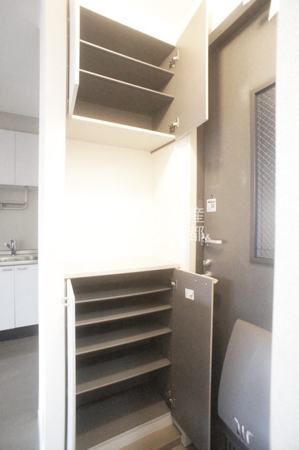 その他　上下に分かれてるタイプの下駄箱です♪