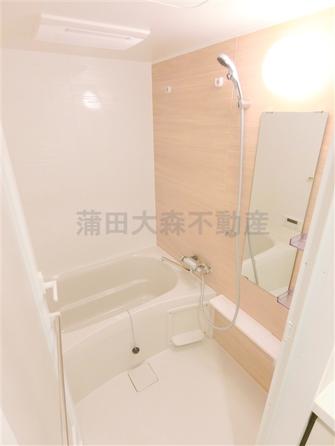 バス・シャワールーム　浴室乾燥機付きのお風呂　バスルーム