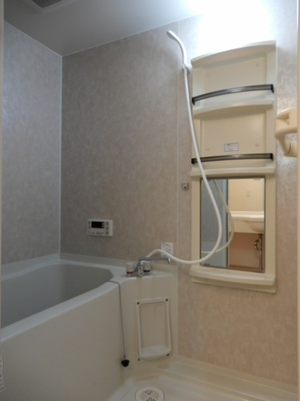 バス・シャワールーム　図面と現状が相違がある場合には現状を優先