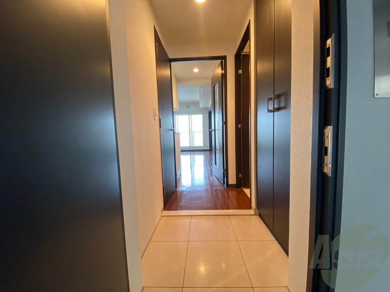 玄関　玄関の様子です。明るい印象ですね。気分もあがりそう。