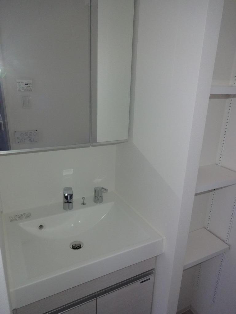 洗面設備　脱衣スペースもあります