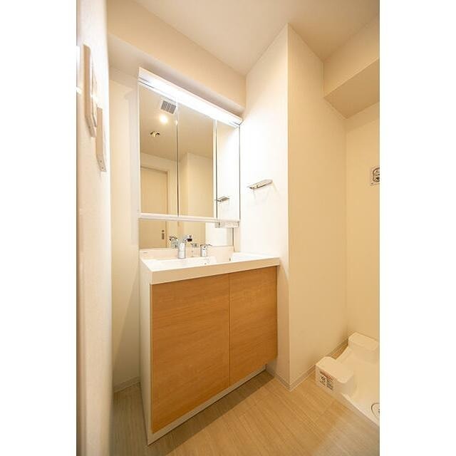 洗面設備　※同仕様写真含む