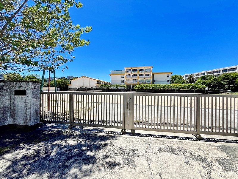 小学校　☆北九州市立若園小学校（小学校）まで690m