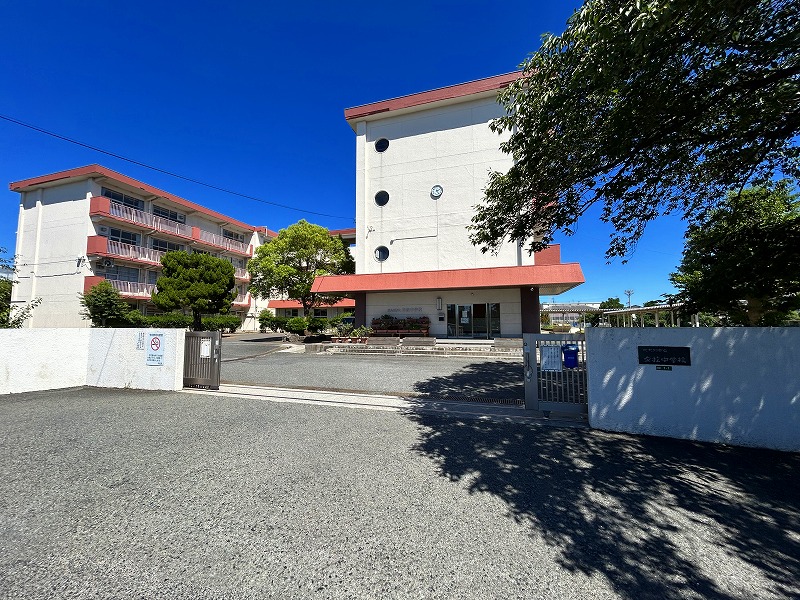 中学校　☆北九州市立企救中学校（中学校）まで660m