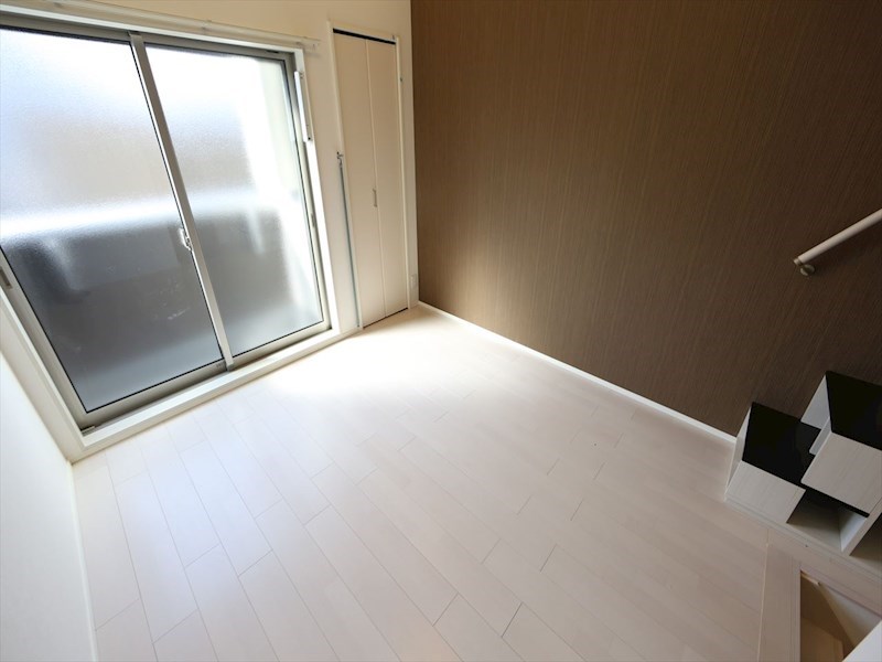 バルコニー　洋室6帖　ロフト5.8帖（収納にも寝室にも使えます）