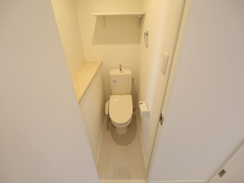 トイレ　温水洗浄暖房便座付トイレ　イメージ写真