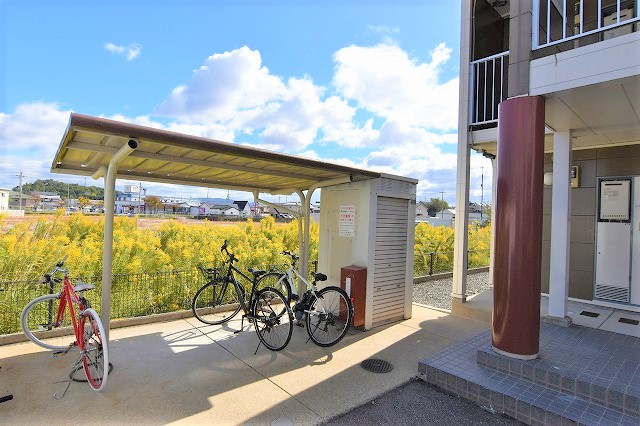 その他　屋根付駐輪場（※無料）