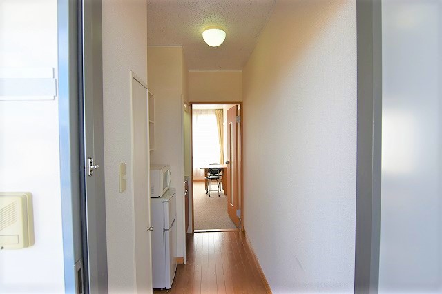 玄関　快適な暮らしをスタートする、心地よい玄関。