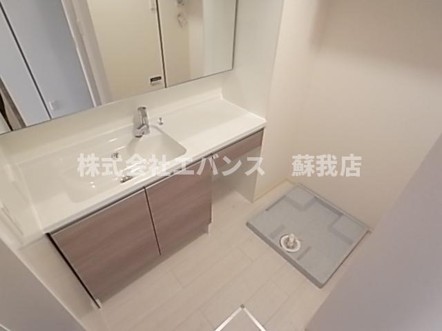 洗面設備　脱衣スペースもあります