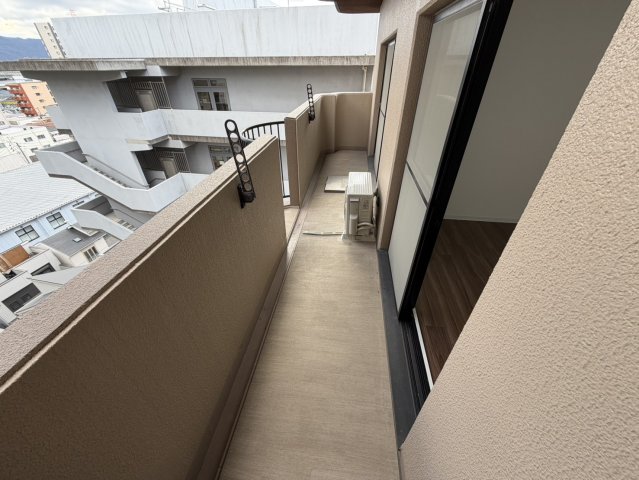 バルコニー　陽当たり良好なバルコニーです