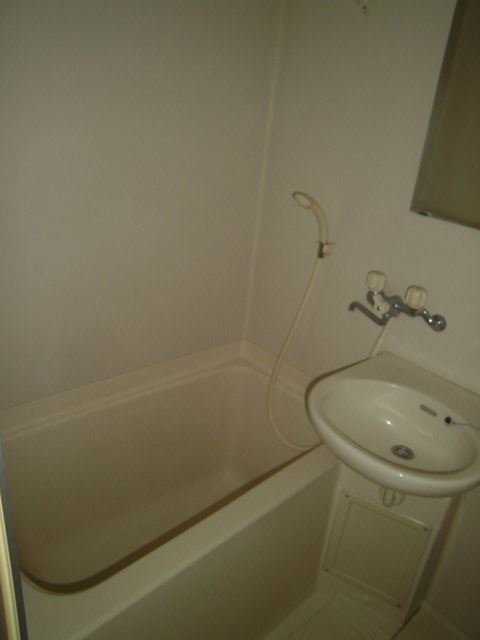 バス・シャワールーム　一日の疲れを癒してください。