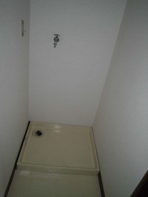 その他設備　室内洗濯置き場がいいですね。