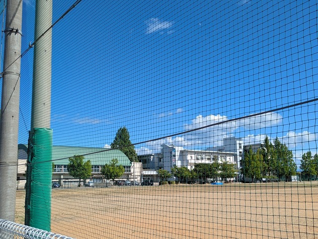 中学校　新潟市立白根第一中学校（中学校）まで455m