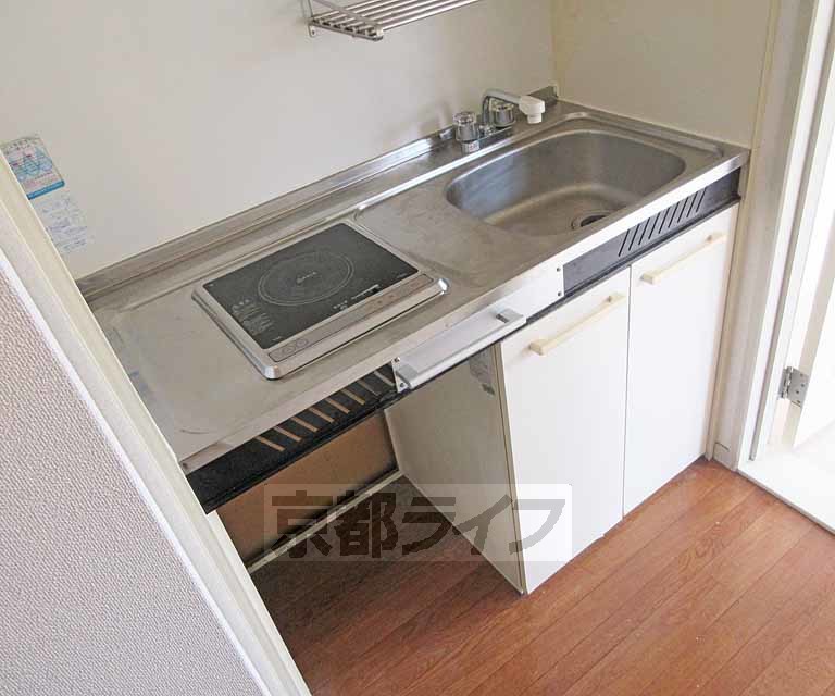 キッチン　圧迫感のないキッチンです