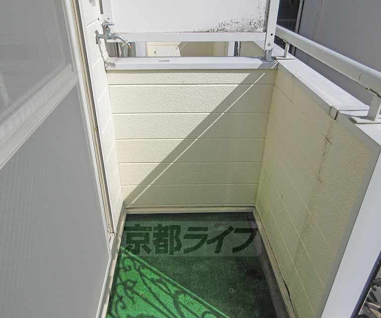 バルコニー　洗濯機は外です