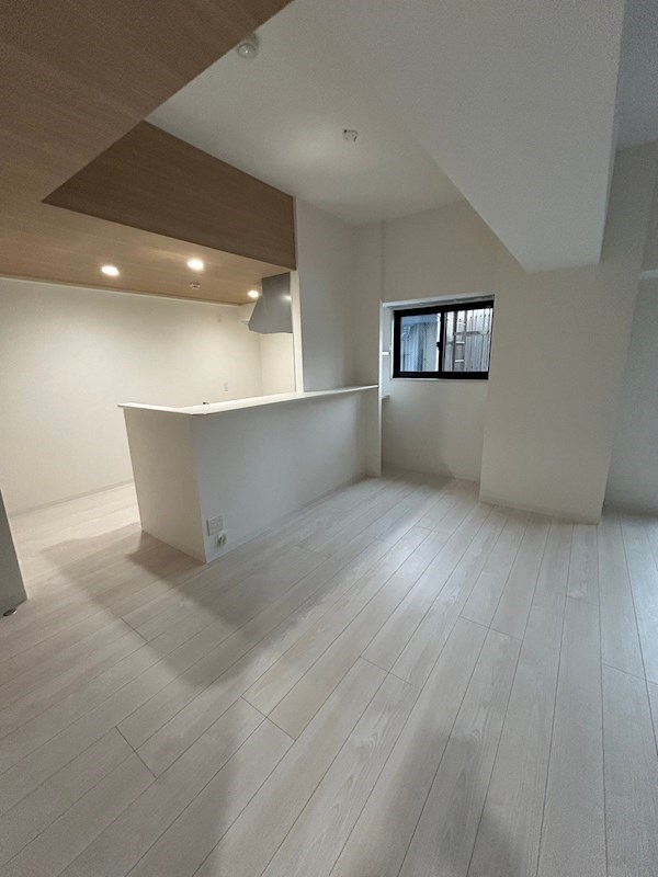 居室・リビング　別号室参考写真