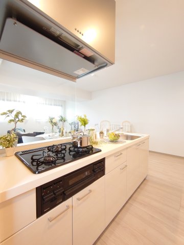 キッチン　３口コンロで料理の幅もひろがります