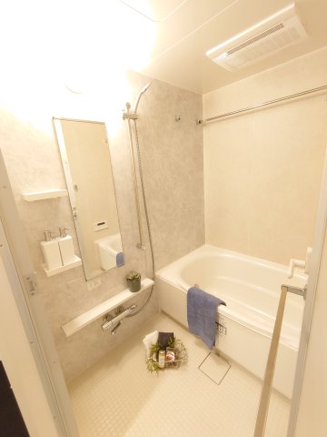 バス・シャワールーム　追い焚き、乾燥機付きバス