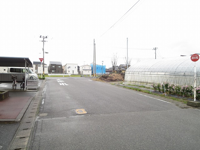 その他　前面道路（その他）まで0m