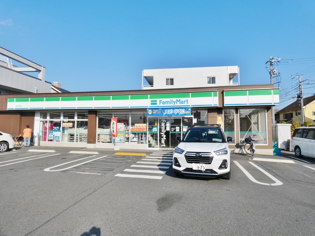 コンビニ　ファミリーマート福生志茂店（コンビニ）まで837m
